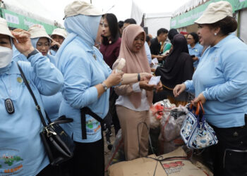 Sambut Hari Peduli Sampah Nasional, SERUNI Gelar “Sembako Tukar Sampah”