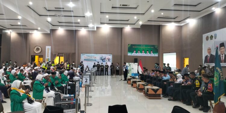 Kloter 1 Jamaah Haji Asal Tulungagung Tiba di Tanah Air dengan Selamat