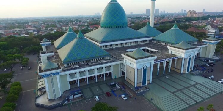 5 Masjid Ikonik di Surabaya yang Wajib Dikunjungi